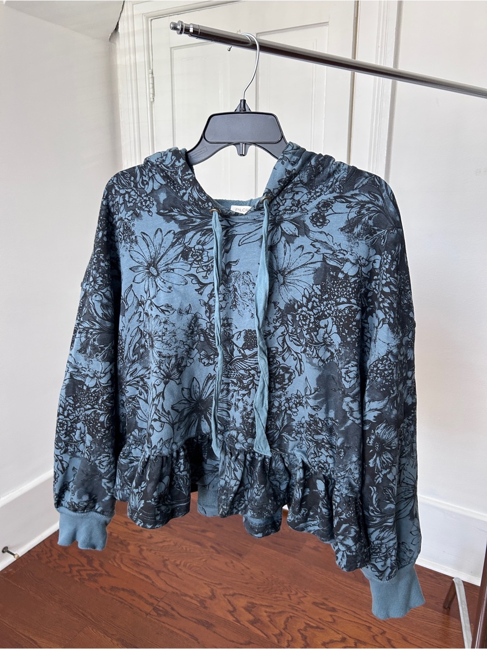 Anthropologie Pilcro Drop Shoulder Flounce Hoodie Floral Blue Size M - Picture 1 of 4